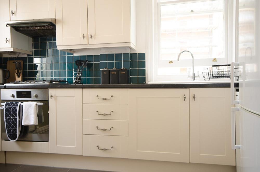 Seaview Mansion Apartment - Central Hove With Parking Exterior photo